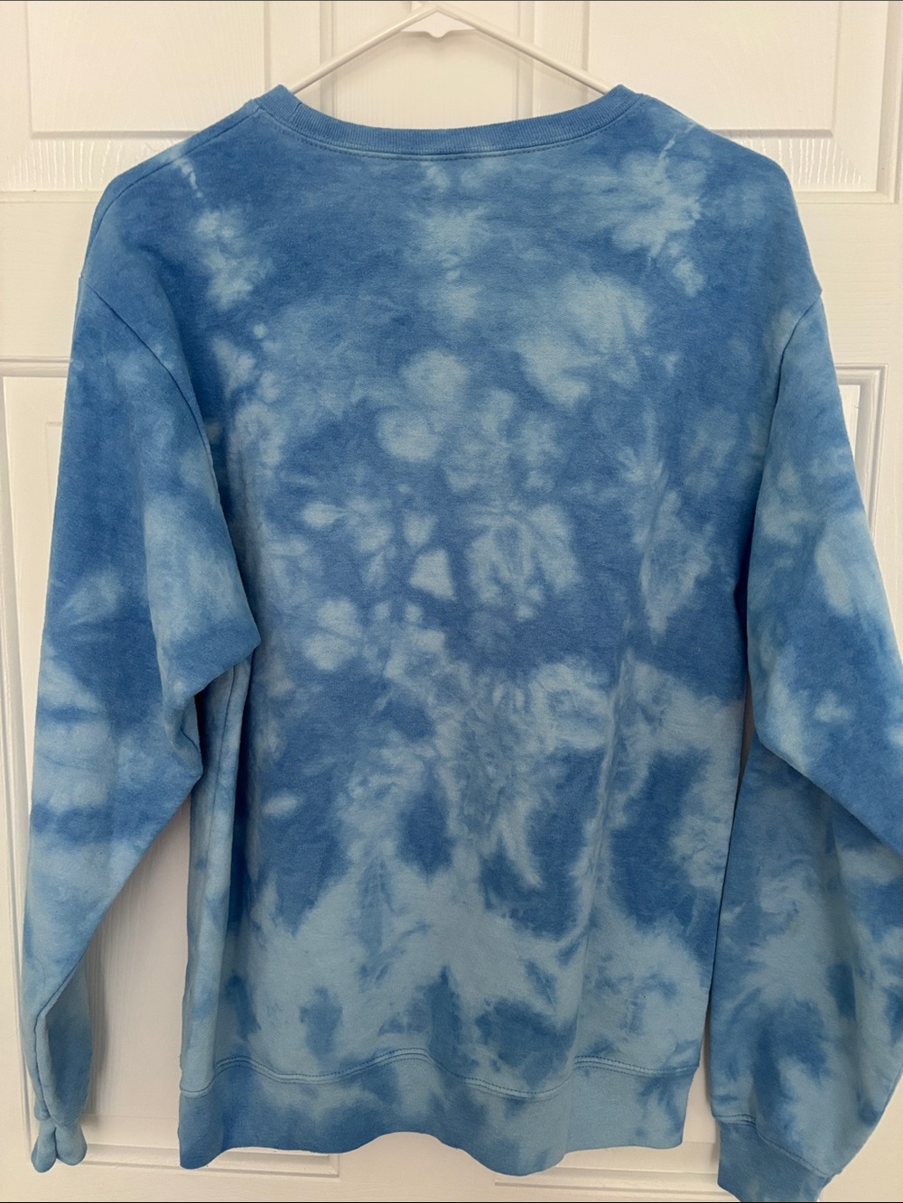 Disney NWOT Blue Tie-Dye Walt Disney Pictures Crewneck-Firm price - Picture 4 of 4